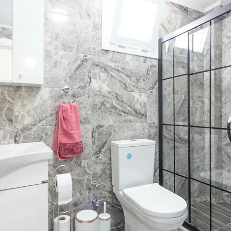 Yaniklar 2 Bedroom 1668 *